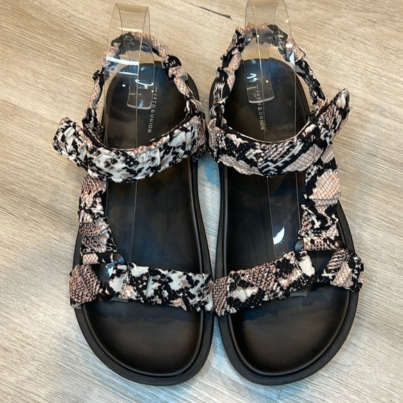 14th and Union Kylie Sandals Snake Print Size 7 - Picture 1 of 8